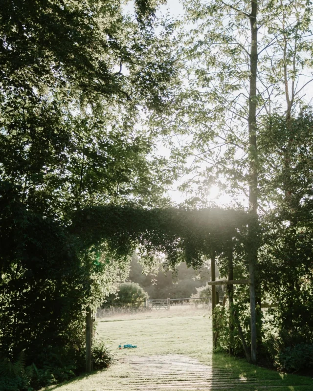 Set within our secluded grounds, the gardens hold a gentle sense of enchantment. ✨  Every path and corner feels purposeful yet effortless. Creating seamless backdrops where memories take shape naturally. 🍃  If this feels like the kind of setting you’d choose for your wedding day, we invite you to come and explore for yourself. Click the link in our bio and book your visit. 👉🏻  📷
@emine.weddings 
@charlywoodhousephoto 
@tomjeavons 
@nadinelorettaphotography  #exclusivevenue #gardens #hampshireweddings #enchanting