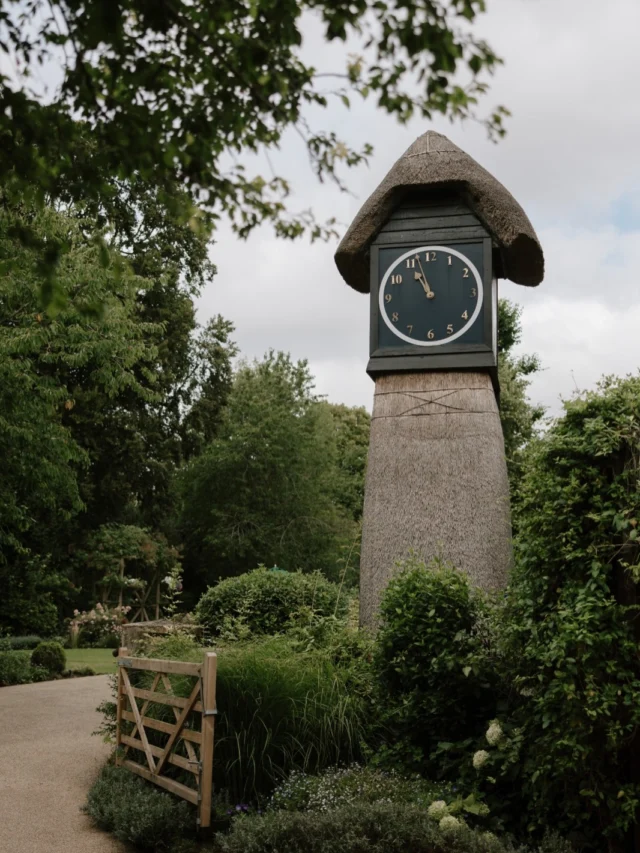 Clocks go back 🕰️✨  With today marking a shift in time, it feels like the perfect moment to honour our beautiful Clock tower.  Our unique clock stands at the entrance to the venue, it was constructed in 1953 by a previous owner in honour of Queen Elizabeth II’s coronation!  In 1997, the family moved into The Farmhouse and went on to lovingly restore the clock to its former glory. After hosting a family celebration in the empty barn, they soon realised it was the perfect setting for special occasions!  📷 @nadinelorettaphotography  #venuehistory #weddingvenue #clockbarnwedding